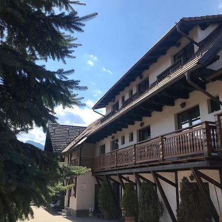 Pensiunea Haiduc Sacele Brasov Екстериор снимка