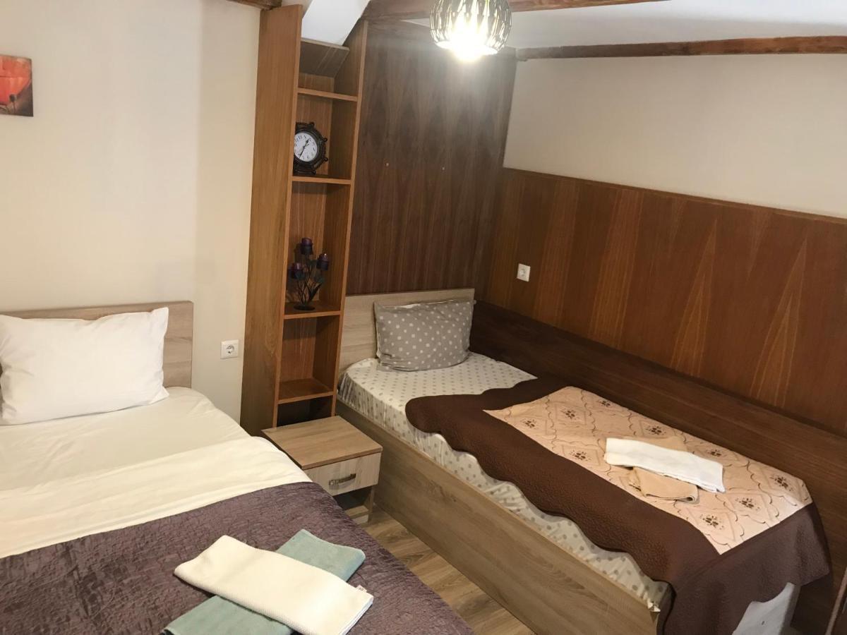 Pensiunea Haiduc Sacele Brasov Екстериор снимка